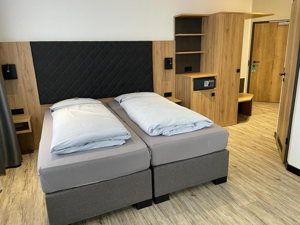 Meerzeit Strandhotel Нойхарлингерзийл Екстериор снимка