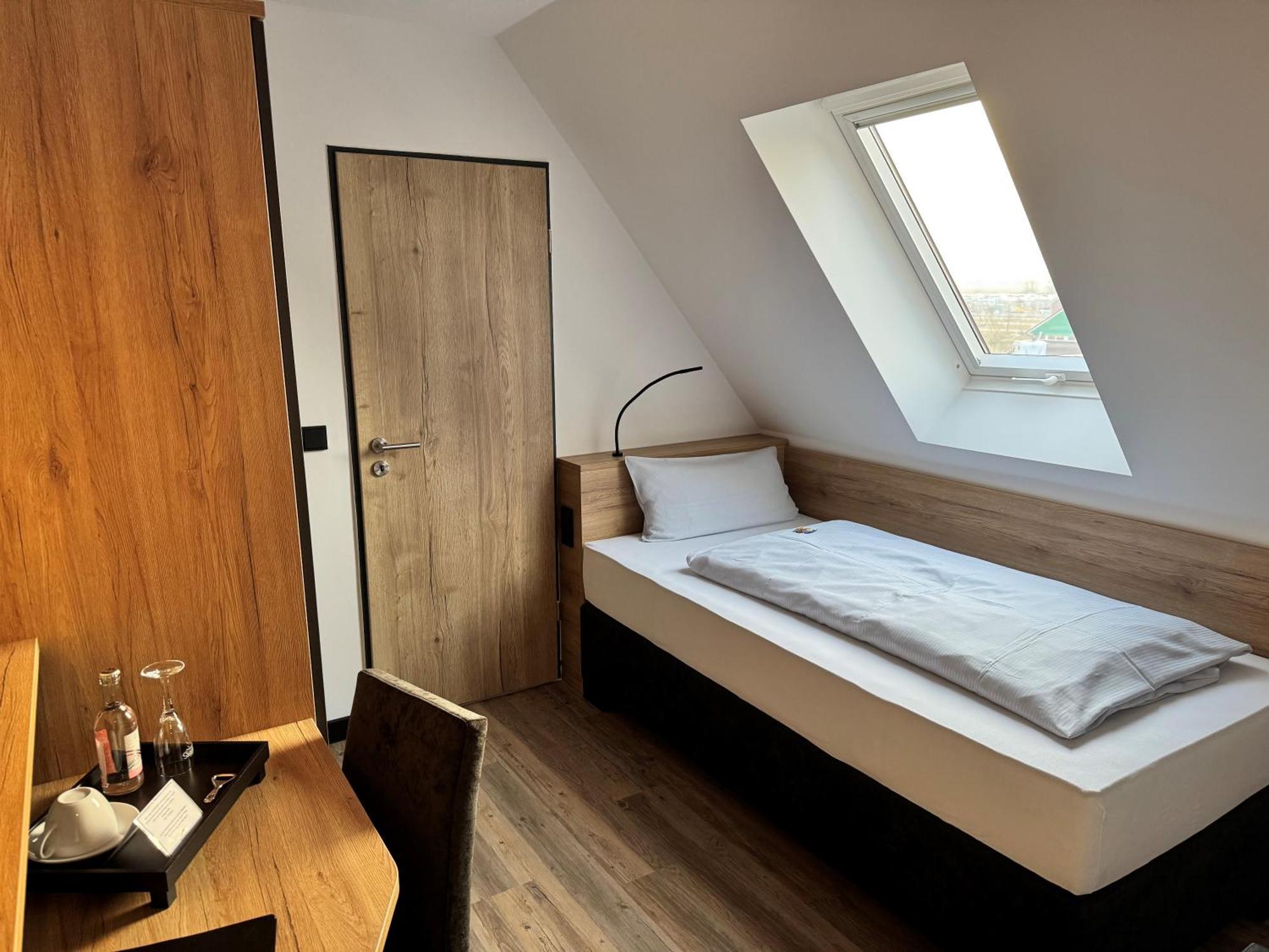 Meerzeit Strandhotel Нойхарлингерзийл Екстериор снимка